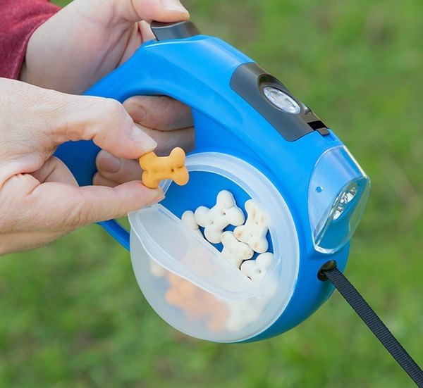 Pat Pet 6-in-1 Retractable Leash for easy pet walking