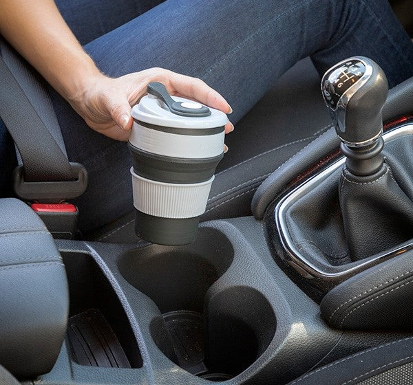 Collapsible silicone cup for environmentally friendly drinking