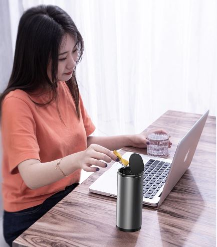 Minimalist car trash holder for a clutter-free ride by XtraCan.