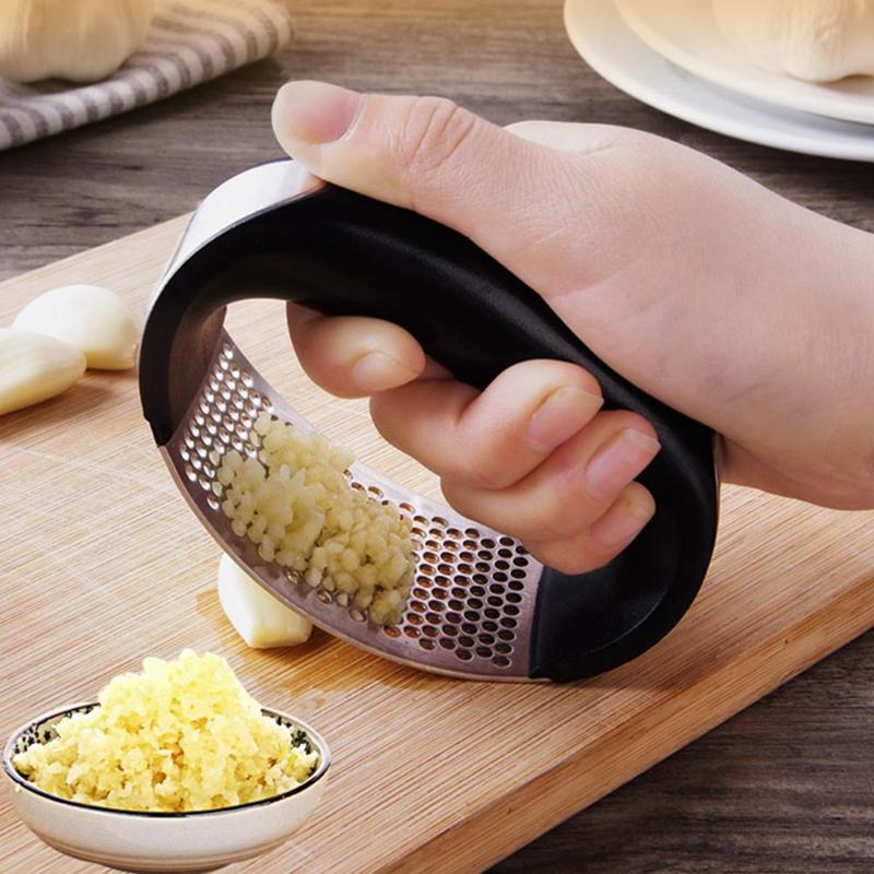Front view of the minimalist Garlica Basic Oven design